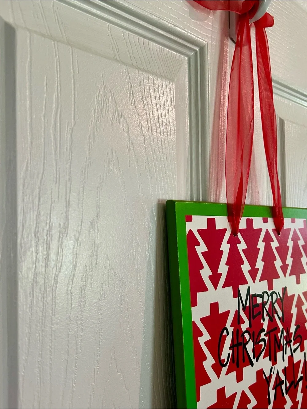 Magnolia Lane Collection Red and Green Christmas Tree Wall Sign